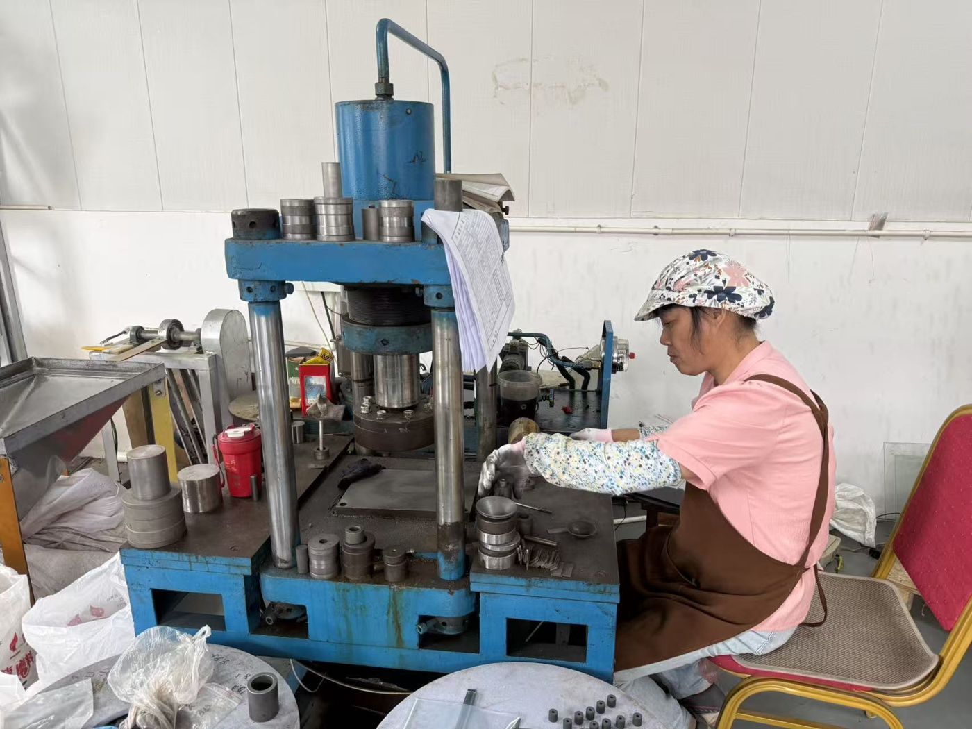 Operator forming small wheels